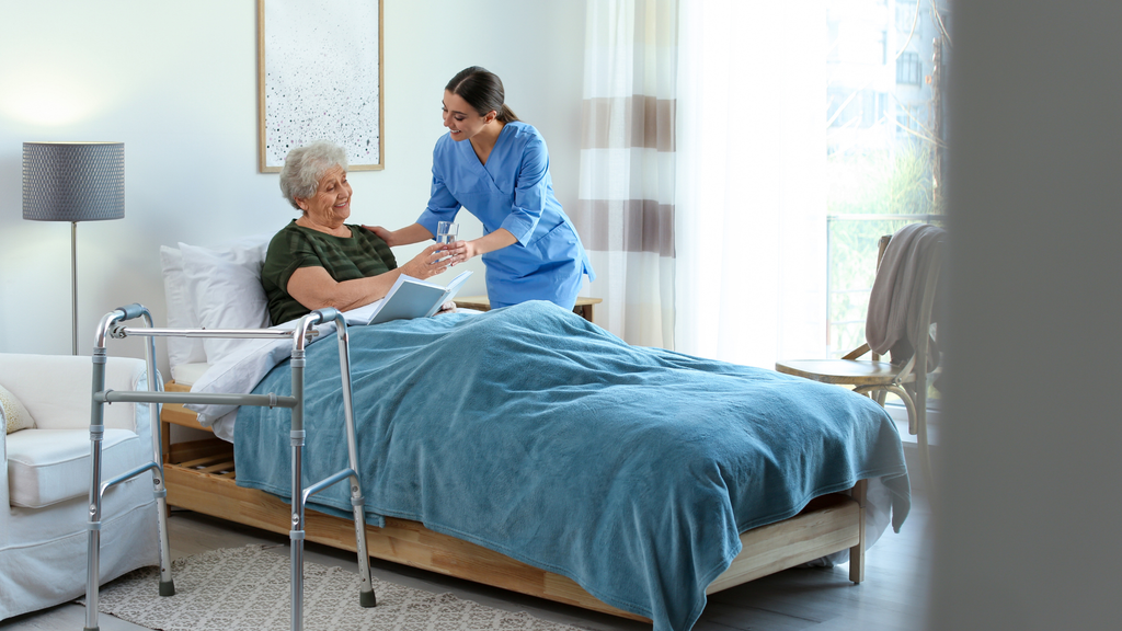 Daughter checking in on her mother, one of the signs your parent needs home care.